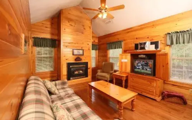 Briarstone Lodge Condo 13F by RedAwning