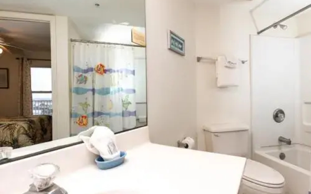 Islander 6003 by RedAwning