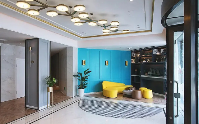 Magnotel Hotel of Wuhan Mei Yuan District subway station T-bridge