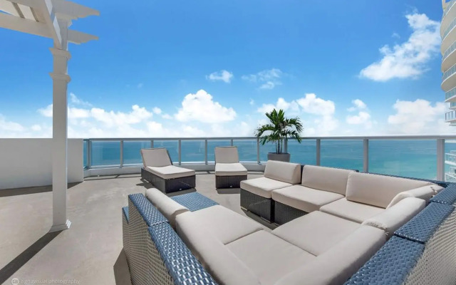 1 BR Ocean View at Marenas by Airpads