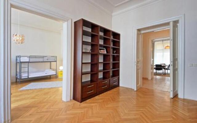 Louvre Loft Apartment