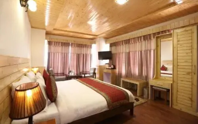 Hotel Charu Palace