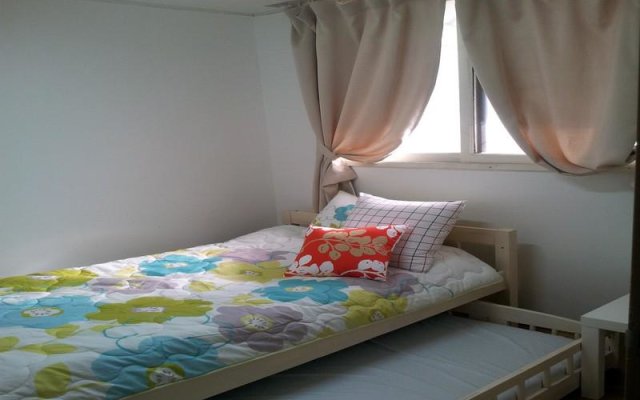 Queenville Guesthouse COEX Female Only Gangnam