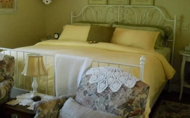Conifer House Bed & Breakfast Inn