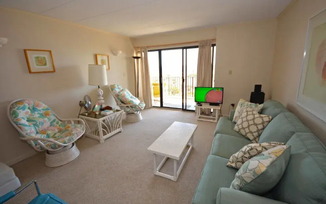 Covington Towers 22 2 Br condo by RedAwning