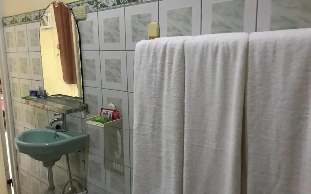 The Barefoot Alona Resort