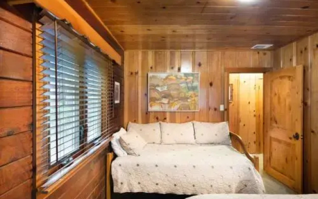 Sugar Pine Suite