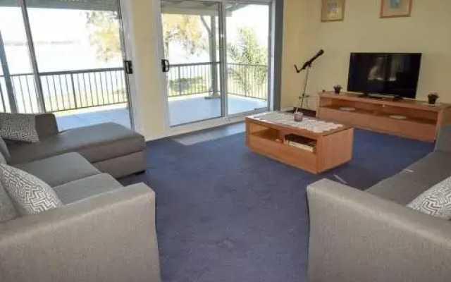 Diamond Lake House