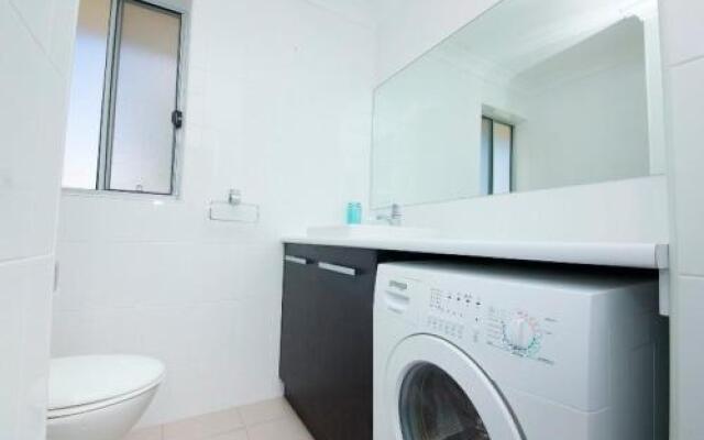 El Sandi Unit 11 14 18 North Street