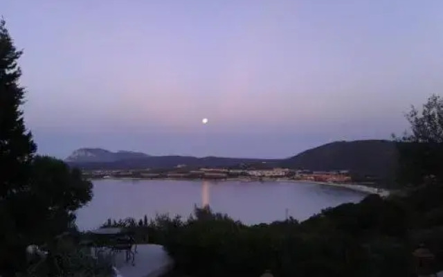 Domus De Rocas Holiday House