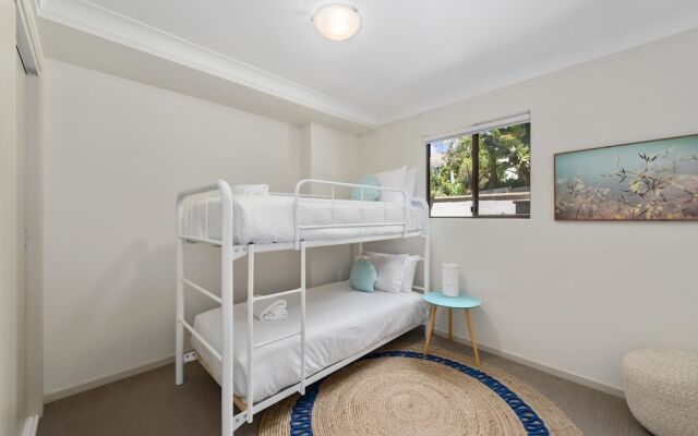 Emerald Seas Beach House - Ocean views