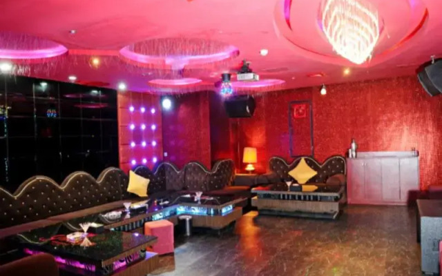 Yinhua Business Hotel (Zhuhai International Convention Center)