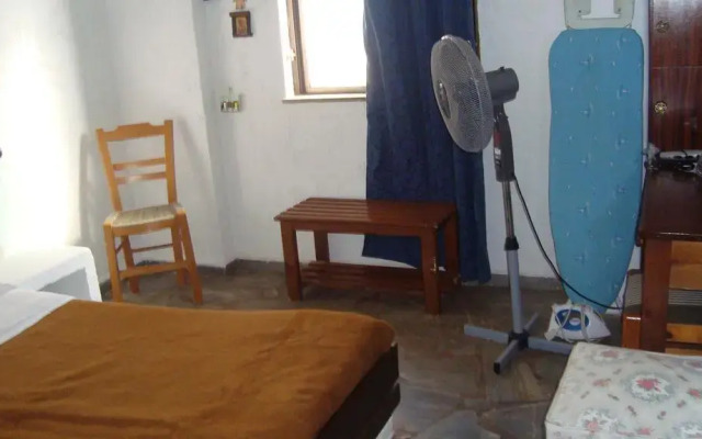 Chrisanthi Apartments