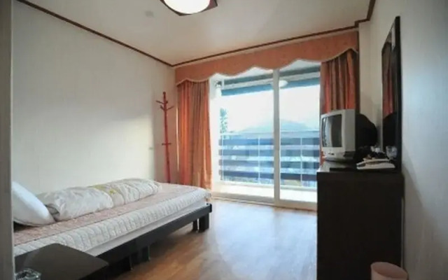 Goodstay Yeonsan Oncheon Hotel