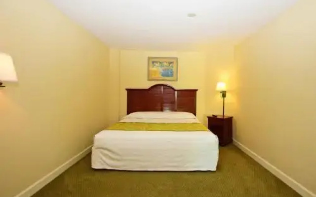 Holiday Sands at South Beach