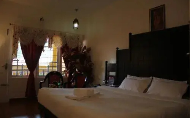 The Green Carpet Hotel
