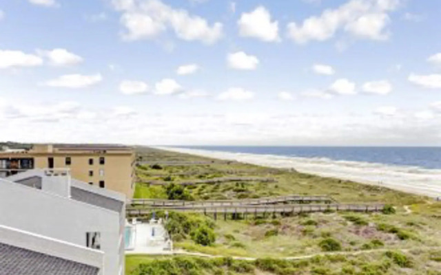 Corner Unit Condo with unobstructed views of the Atlantic by RedAwning