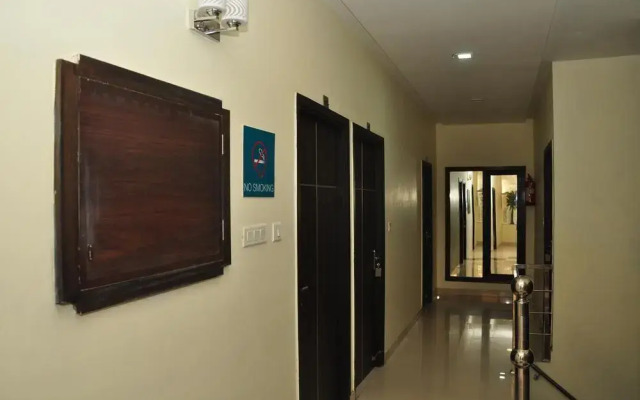 OYO 1610 Hotel Star Metro Inn