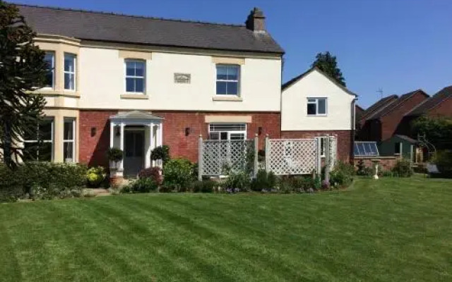Leadenham Cottage