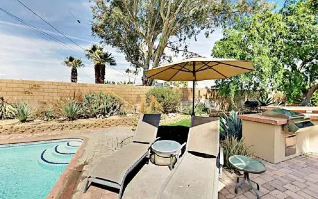 576 E Desert Holly Circle Home