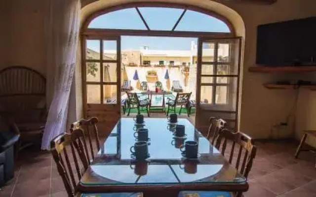 Ta' Bejza Holiday Home With Private Pool