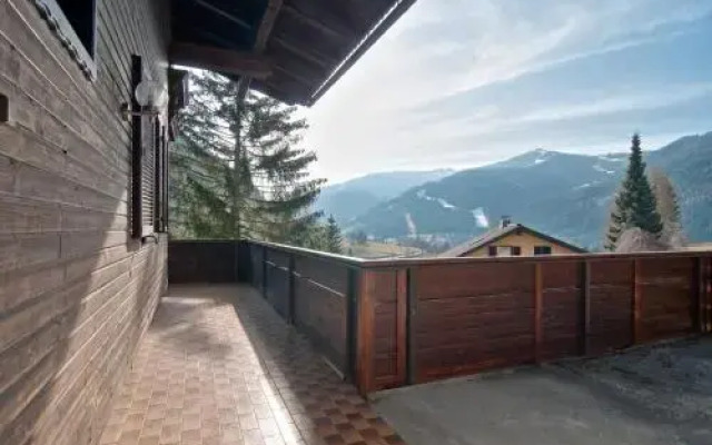Berghaus Nockalm-Sesselliftnähe-Panoramablick