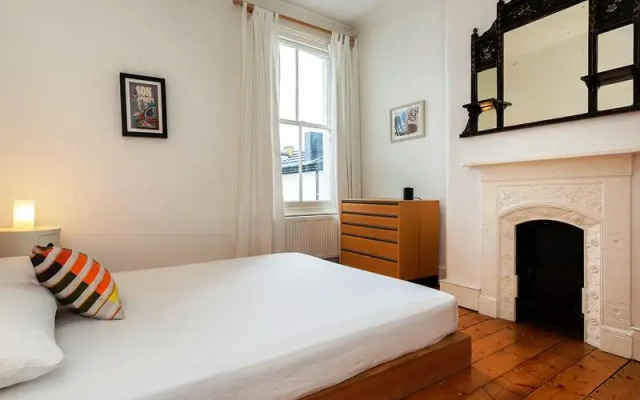Veeve  2 Bed House Hazeldene Road Chiswick