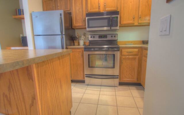 Sugarbush Condo by RedAwning