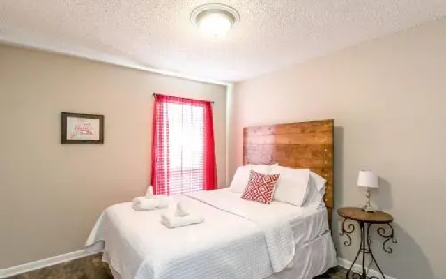 Riverside West Nashville Condo by RedAwning