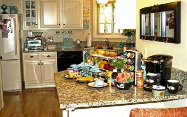 Whispering Pines Inn