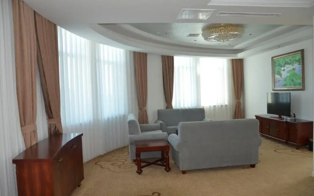 Linhai Hotel