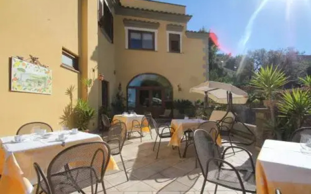 Agriturismo Antico Casale Colli Di San Pietro