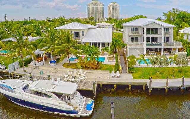 Luxurious Waterfront Villa W Heated Saltwater Pool