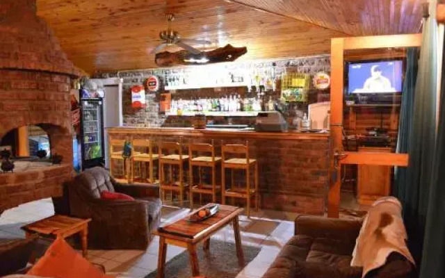 Eagle Falls Country Lodge