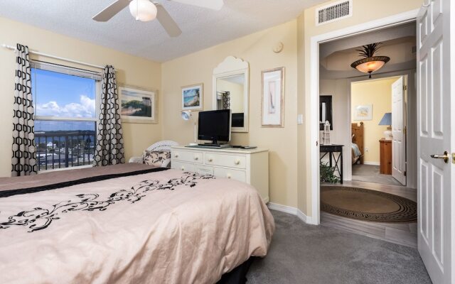 Islander 7004 by RedAwning