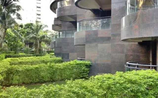 Dream Plus Apart Hotel & Youth Hostel