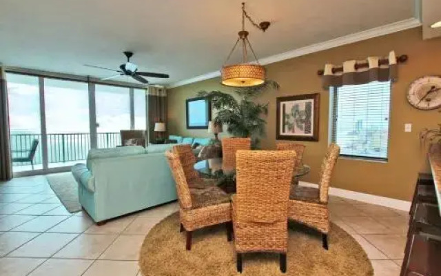 San Carlos 1409 - 3 Br Condo