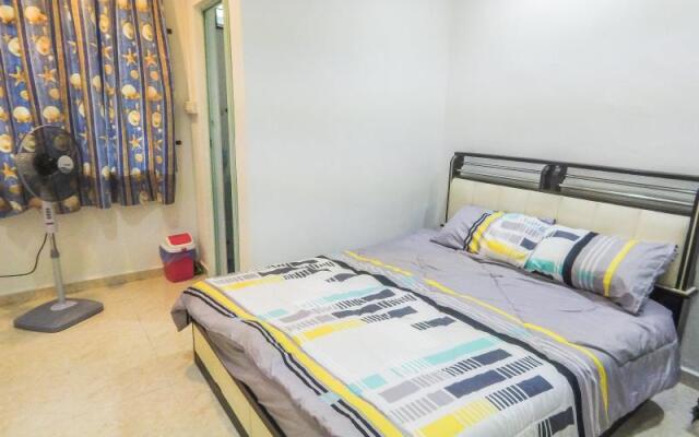 715 Kluang Holiday Home