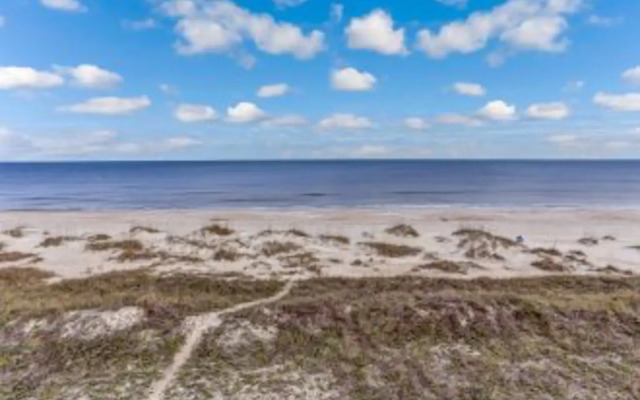 Affordable Condo with Amazing Ocean View by RedAwning