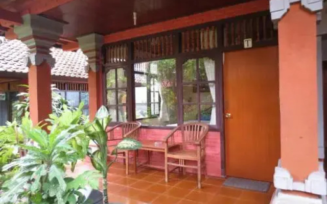 Paradise Palm Beach Bungalows