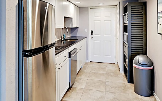 SeaBreeze 136 - 1 Br Condo