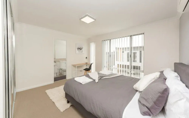 Eliza Park Suites 21