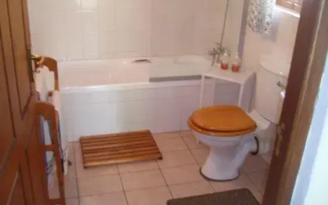 Oaktree Lodge Guest House