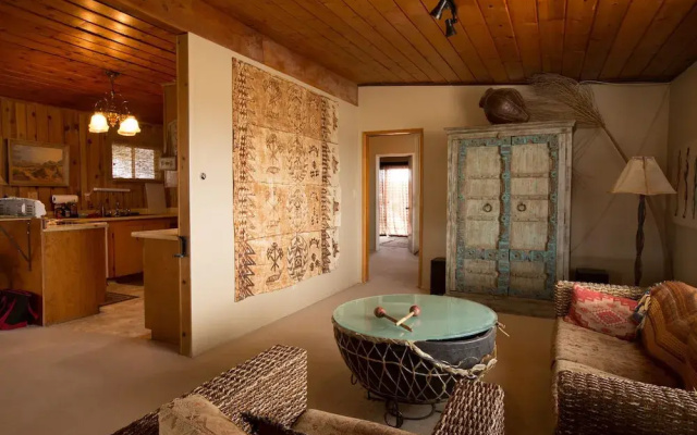 Wikiup by Joshua Desert Retreats