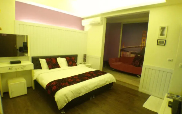 Happy House B & B