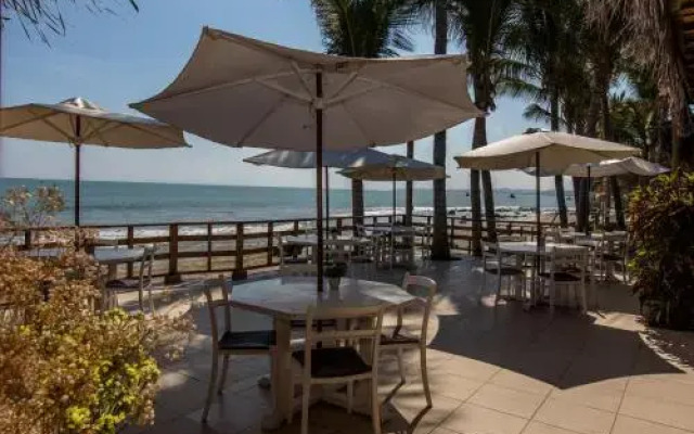 Casa de Playa Bungalows & Restaurant