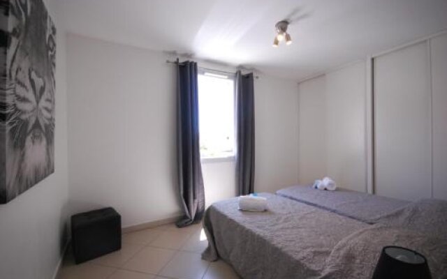Appartement Deux Chambres avec Terrasse - Centre Cannes