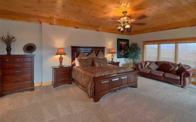 Journeys End - Five Bedroom Cabin