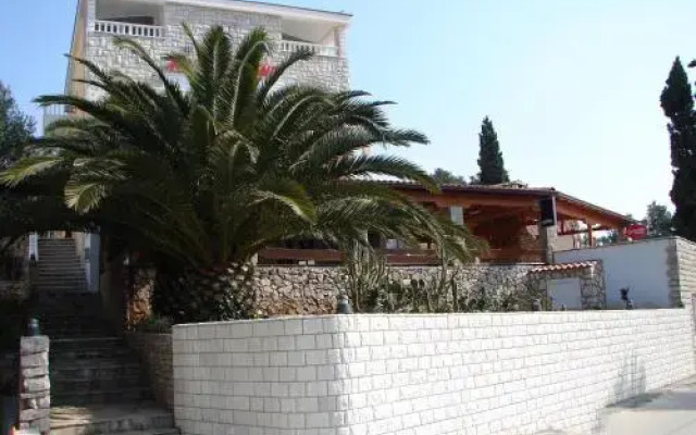 Sobe Sveti Petar - Šolta