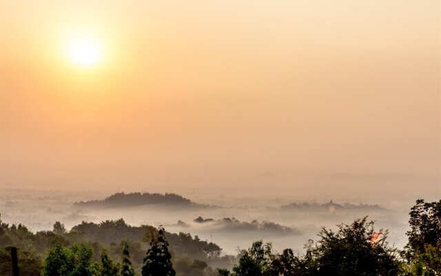 Joglo Family Hotel & Homestay